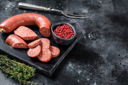 Hjemmelavet hvidløgspølse sucuk - Slagterbob